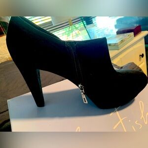 NIB - Marc Fisher Abetta2 Black Suede Platform Shoes Size 10 Orig $129 Sell $69